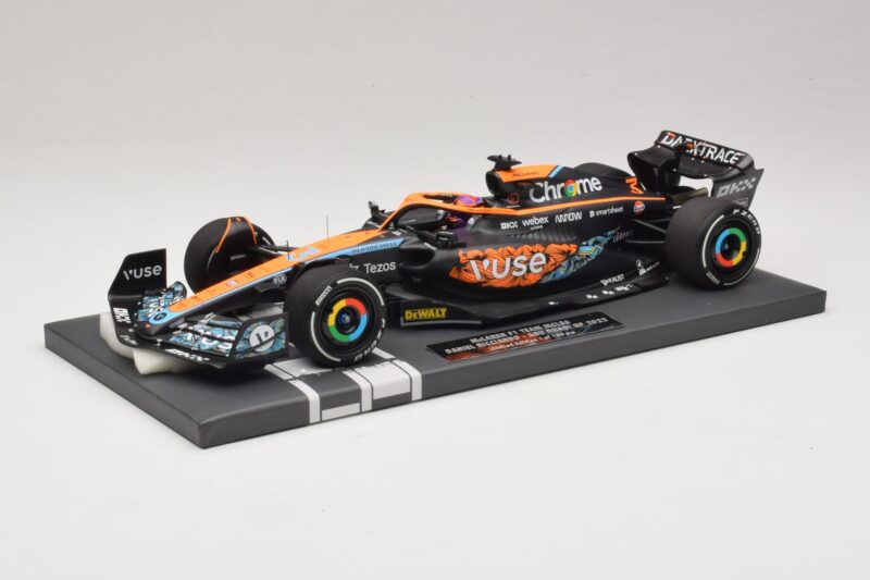 McLaren MCL36 #3 D. Ricciardo Abu Dhabi GP 2022 Minichamps 1:18 537224003 Resina