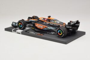 McLaren MCL36 #3 D. Ricciardo Abu Dhabi GP 2022 Minichamps 1:18 537224003 Resina - imagem 5 de 7