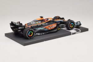 McLaren MCL36 #4 L. Norris Abu Dhabi GP 2022 Minichamps 1:18 537224004 Resina - imagem 2 de 7