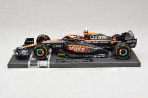 McLaren MCL36 #4 L. Norris Abu Dhabi GP 2022 Minichamps 1:18 537224004 Resina - imagem 3 de 7