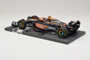 McLaren MCL36 #4 L. Norris Abu Dhabi GP 2022 Minichamps 1:18 537224004 Resina - imagem 5 de 7