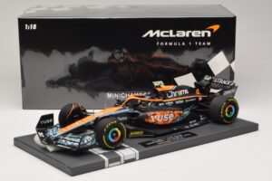 McLaren MCL36 #4 L. Norris Abu Dhabi GP 2022 Minichamps 1:18 537224004 Resina - imagem 6 de 7