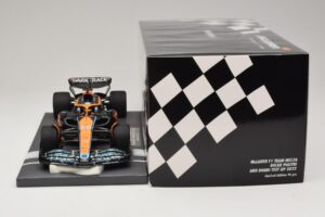 McLaren MCL36 O. Piastri Abu Dhabi Test 2022 Minichamps 1:18 537221828 Resina - imagem 6 de 7