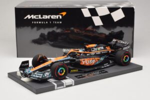 McLaren MCL36 O. Piastri Abu Dhabi Test 2022 Minichamps 1:18 537221828 Resina - imagem 7 de 7