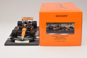 McLaren MCL60 #81 O. Piastri Hungarian GP 2023 Minichamps 1:18 537233081 Resina - imagem 6 de 7