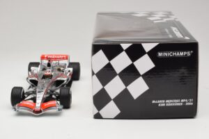 McLaren MP4/21 #3 K. Raikkonen 2006 Minichamps 1:18 530061803 Resina - imagem 6 de 7