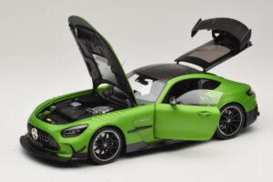 Mercedes AMG GT Black Series C190 Matt Green Metallic Minichamps 1:18 110032022 Metal - imagem 2 de 8