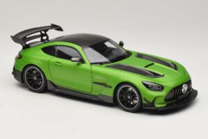 Mercedes AMG GT Black Series C190 Matt Green Metallic Minichamps 1:18 110032022 Metal - imagem 6 de 8