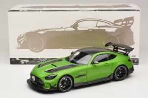 Mercedes AMG GT Black Series C190 Matt Green Metallic Minichamps 1:18 110032022 Metal - imagem 8 de 8
