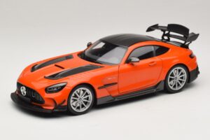 Mercedes AMG GT Black Series C190 Laranja com Jantes Prateadas Minichamps 1:18 110032024 Metal