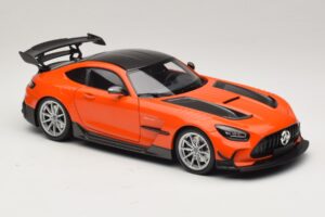 Mercedes AMG GT Black Series C190 Laranja com Jantes Prateadas Minichamps 1:18 110032024 Metal - imagem 6 de 8