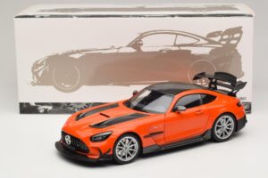 Mercedes AMG GT Black Series C190 Laranja com Jantes Prateadas Minichamps 1:18 110032024 Metal - imagem 8 de 8