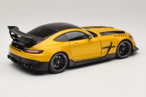 Mercedes AMG GT Black Series C190 Solarbeam Yellow Metallic Minichamps 1:18 110032021 Metal - imagem 3 de 8