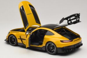 Mercedes AMG GT Black Series C190 Solarbeam Yellow Metallic Minichamps 1:18 110032021 Metal - imagem 5 de 8