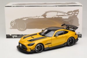Mercedes AMG GT Black Series C190 Solarbeam Yellow Metallic Minichamps 1:18 110032021 Metal - imagem 8 de 8