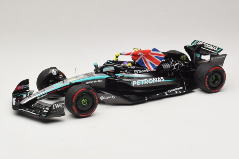 Mercedes AMG Petronas W15 E Performance L. Hamilton Winner British GP 2024 Minichamps 1:18 110241244 Resina