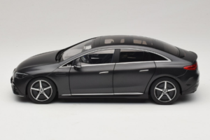 Mercedes EQE V295 Graphite Grey Magno NZG 1:18 B66961108 Metal - imagem 3 de 8
