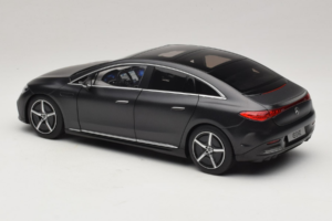 Mercedes EQE V295 Graphite Grey Magno NZG 1:18 B66961108 Metal - imagem 4 de 8