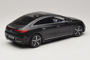 Mercedes EQE V295 Graphite Grey Magno NZG 1:18 B66961108 Metal - imagem 5 de 8
