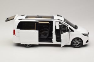 Mercedes V-Class W447 AMG Line Branco Norev 1:18 183876 Metal - imagem 4 de 8