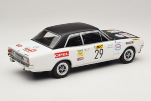 Opel Commodore A #29 J-L. Clarr / J-P. Peyroux Tour de France Automobile 1971 MCG 1:18 MCG18562R Metal - imagem 2 de 6