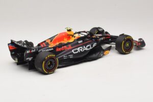 Oracle Red Bull Racing RB19 S. Perez Abu Dhabi GP 2023 Minichamps 1:18 110232311 Resina - imagem 2 de 7