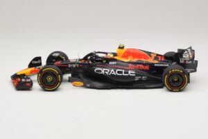 Oracle Red Bull Racing RB19 S. Perez Abu Dhabi GP 2023 Minichamps 1:18 110232311 Resina - imagem 3 de 7
