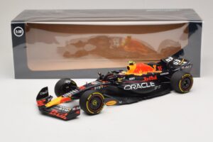 Oracle Red Bull Racing RB19 S. Perez Abu Dhabi GP 2023 Minichamps 1:18 110232311 Resina - imagem 7 de 7