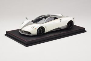 Pagani Huayra Luminous Green AB 1:18 REMC041 Resina - imagem 2 de 7