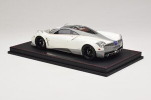 Pagani Huayra Luminous Green AB 1:18 REMC041 Resina - imagem 5 de 7