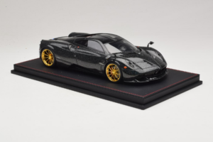 Pagani Huayra Starry Night Sky AB 1:18 REMC039 Resina - imagem 4 de 7