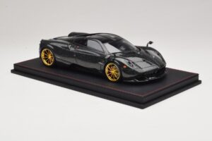 Pagani Huayra Starry Night Sky AB 1:18 REMC039 Resina - imagem 4 de 7