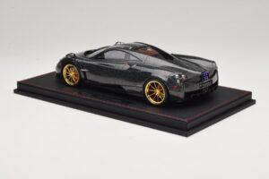 Pagani Huayra Starry Night Sky AB 1:18 REMC039 Resina - imagem 5 de 7