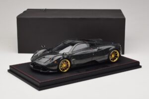 Pagani Huayra Starry Night Sky AB 1:18 REMC039 Resina - imagem 7 de 7