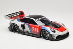 Porsche 911 992 GT3 R Rennsport GT Spirit 1:18 GT495 Resina - imagem 4 de 6
