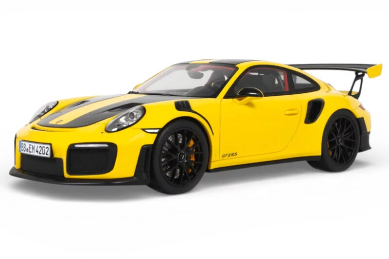 Porsche 911 GT2 RS 991.2 Nurburgring Lap Record Amarelo GT Spirit 1:18 GT972 Resina