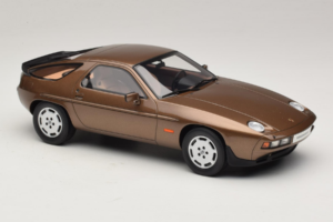 Porsche 928 S Tobacco Metallic GT Spirit 1:18 GT1005 Resina - imagem 4 de 6