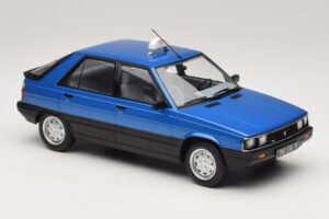 Renault 11 GTL Taxi James Bond MCG 1:18 MCG18833 Metal - imagem 4 de 6