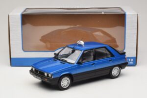 Renault 11 GTL Taxi James Bond MCG 1:18 MCG18833 Metal - imagem 6 de 6
