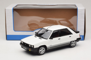 Renault 11 Turbo Branco MCG 1:18 MCG18589 Metal - imagem 6 de 6