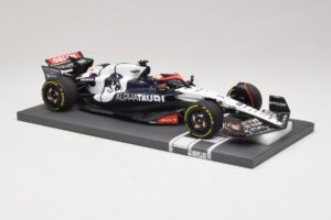 Scuderia AlphaTauri AT04 D. Ricciardo Hungarian GP 2023 Minichamps 1:18 117231203 Resina - imagem 4 de 7