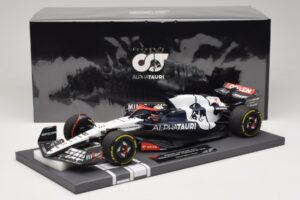 Scuderia AlphaTauri AT04 D. Ricciardo Hungarian GP 2023 Minichamps 1:18 117231203 Resina - imagem 7 de 7
