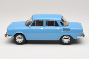 Skoda 100 LS Azul Claro MCG 1:18 MCG18782 Metal - imagem 3 de 6