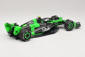 Stake Kick Sauber C44 G. Zhou Emilia Romagna GP 2024 Minichamps 1:18 117240124 Resina - imagem 2 de 7