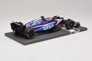 Visa Cash App RB VCARB 01 A. Iwasa FP1 Japanese GP 2024 Minichamps 1:18 117240440 Resina - imagem 2 de 7