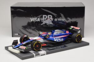 Visa Cash App RB VCARB 01 A. Iwasa FP1 Japanese GP 2024 Minichamps 1:18 117240440 Resina - imagem 7 de 7