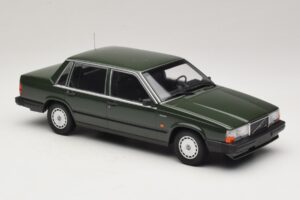 Volvo 740 GL Verde Escuro Minichamps 1:18 155171702 Metal - imagem 4 de 6