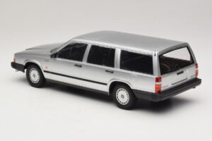 Volvo 740 GL Carrinha Prateado Minichamps 1:18 155171770 Metal - imagem 5 de 6