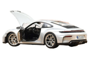 Porsche 911 992.2 GT3 Touring Package GT Silver Metallic Norev 1:18 187002 Metal - imagem 2 de 5
