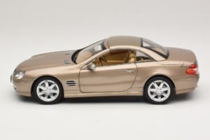 Mercedes SL500 R230 Travertine Beige Norev 1:18 183843 Metal - imagem 4 de 9